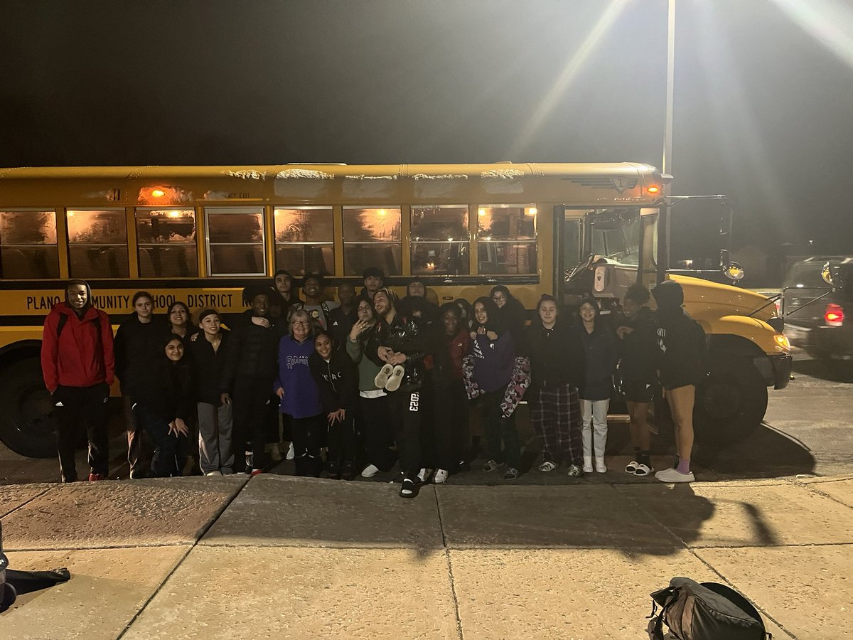 Reaper Boys and Girls teams were honored to be aboard with Bus Driver Extraordinaire, Miss Vicky, on her final drive tonight. 

We thank you for all the rides and support you have provided our students and athletes over the years! #ThankYou