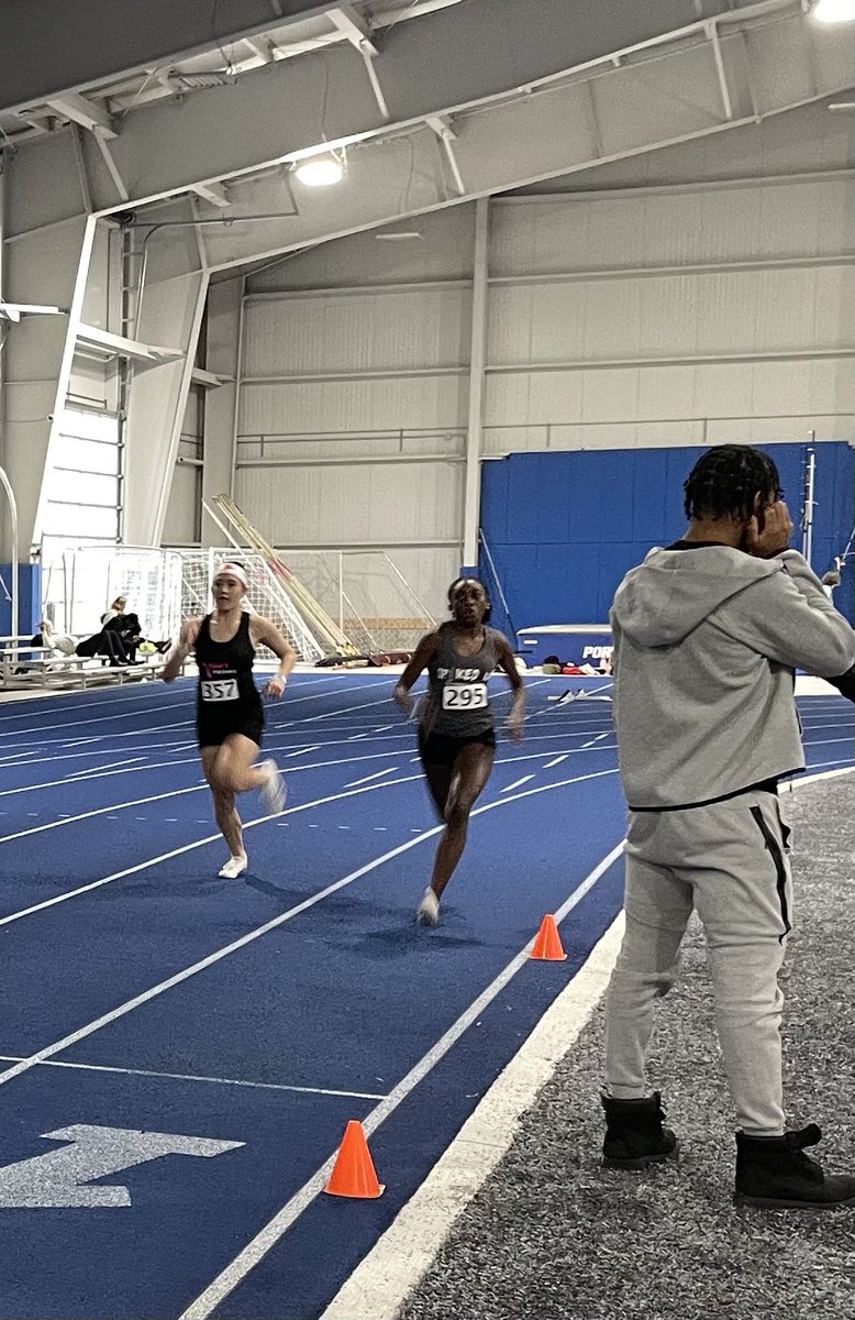 DHSTrackField's tweet photo. 3 years ago we changed our off-season speed work and it’s paying off! Our kids are competing and getting faster! https://t.co/Xycpue3OKu