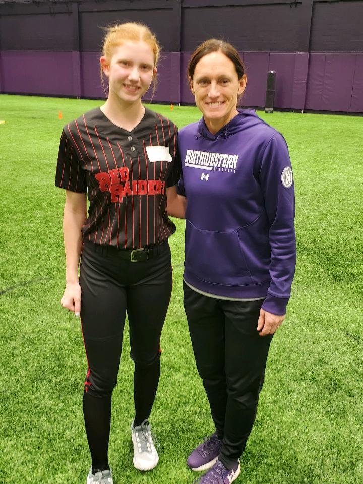keely_fewell08's tweet photo. I had a great time tonight at the @NUSBcats pitcher/catcher camp! Thank you to @katedrohan @CarylDrohan @Mgascoigne32 and everyone else there for running a great event. I learned a lot and had so much fun, can't wait to come back! @jillienwaldron https://t.co/zFem1cRiIn