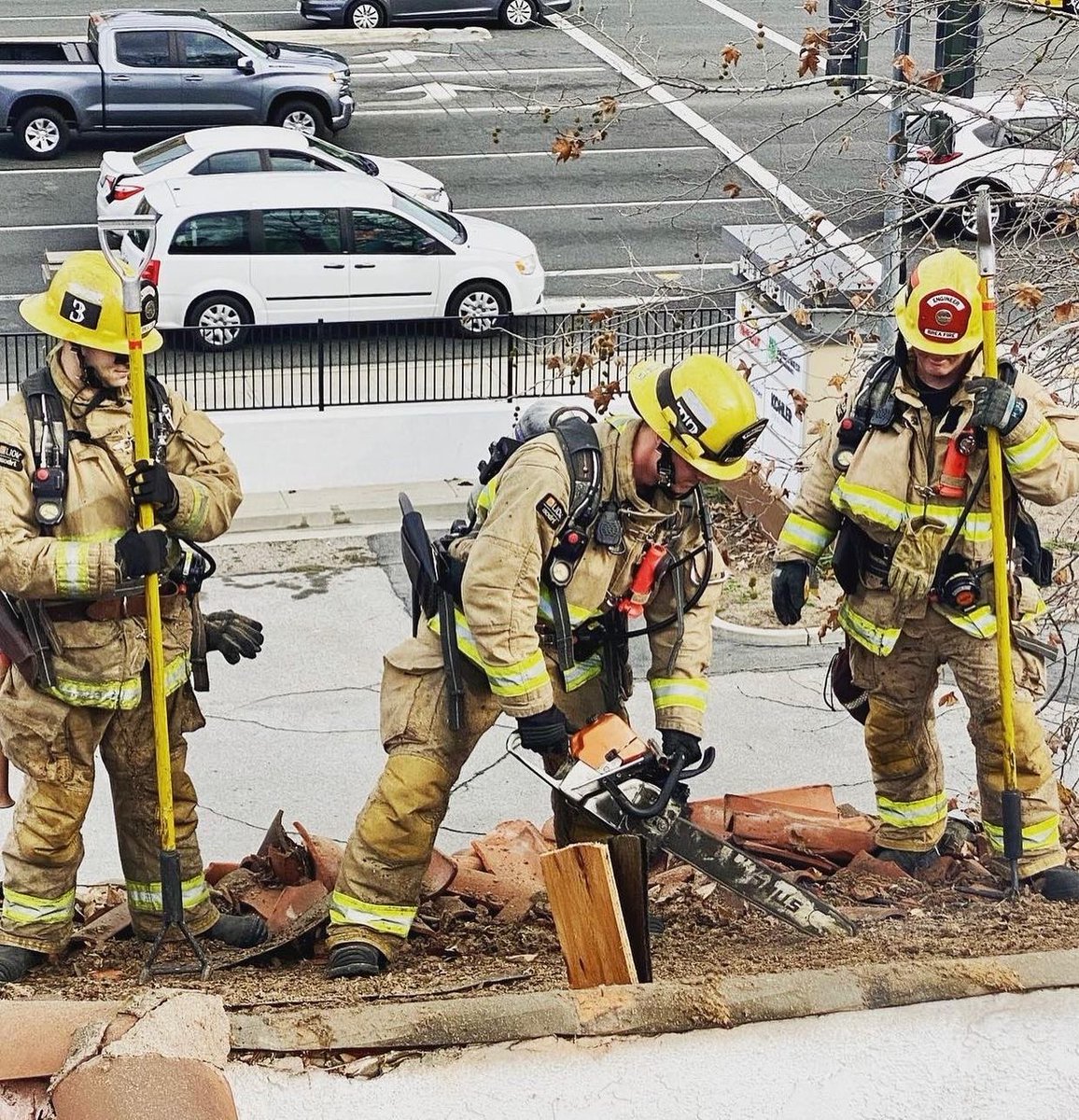 Brea Engine 1 and Truck 2 practicing vertical ventilation operations today. Training doesn’t take a day off.