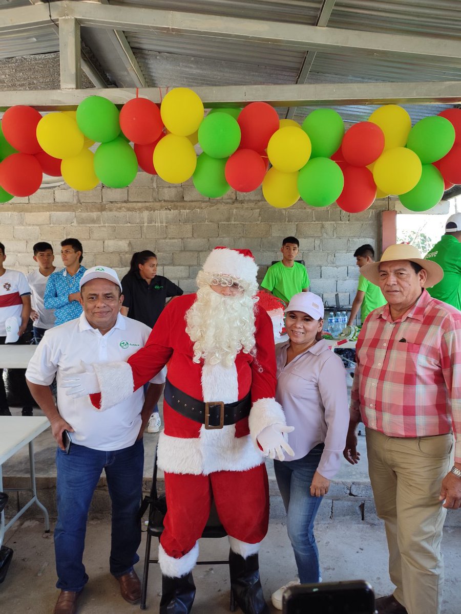 sanjosefusave's tweet photo. En el día de hoy se realizó la fiesta #navidadparacompartir en la comunidad del #Guacimo #Corregimiento de #SanJose en el distrito de # Calobre en #Veraguas. Agradecemos el apoyo brindado por todos a esta actividad https://t.co/GpJcKihxSh