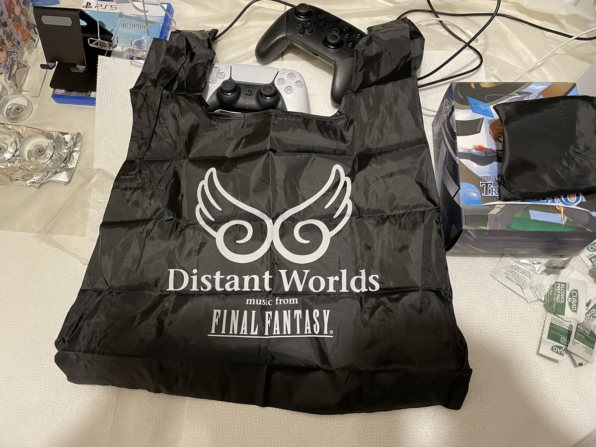 Eli_B_NY's tweet photo. Some pictures from the Final Fantasy Distant Worlds concert tonight at Carnegie Hall, as well as the tote bag that I got myself as a souvenir. #carnegiehall #finalfantasydistantworlds #finalfantasy35thanniversary #finalfantasy35thanniversarydistantworlds https://t.co/A47YgDjJbv