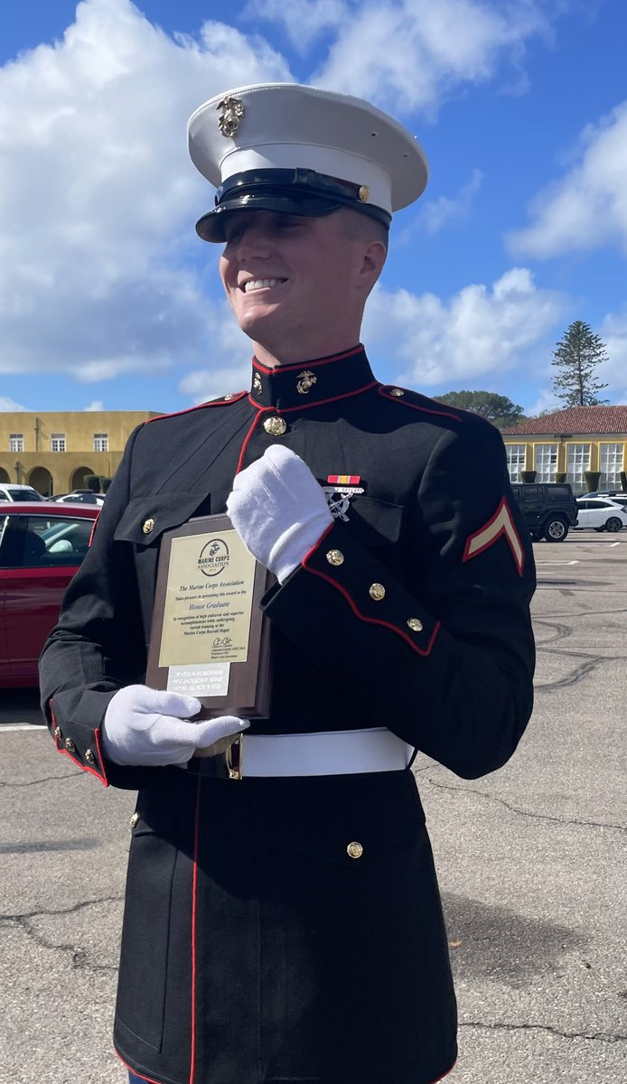 SpoofhoundFoot1's tweet photo. #ProudCoach moment.  So proud of these former Spoofhounds.  Jackson Bram: Marine Honor Grad and platoon leader. And Connor Weiss: Recipient of the Army’s Soldier of the Cycle, and Top graduate of Bravo company of almost 200 soldiers.  #HardWorkWins #CultureWins #SpoofhoundPride https://t.co/ULzQAioUIo