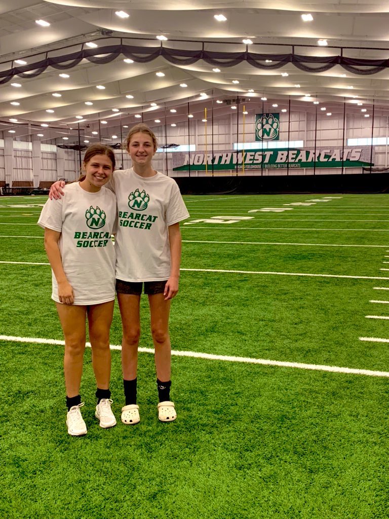 gpaulson45's tweet photo. Thank you to @NWBearcatSOC for hosting a fun camp! Go Bearcats! 🐻💚 https://t.co/MR5ngubsjh