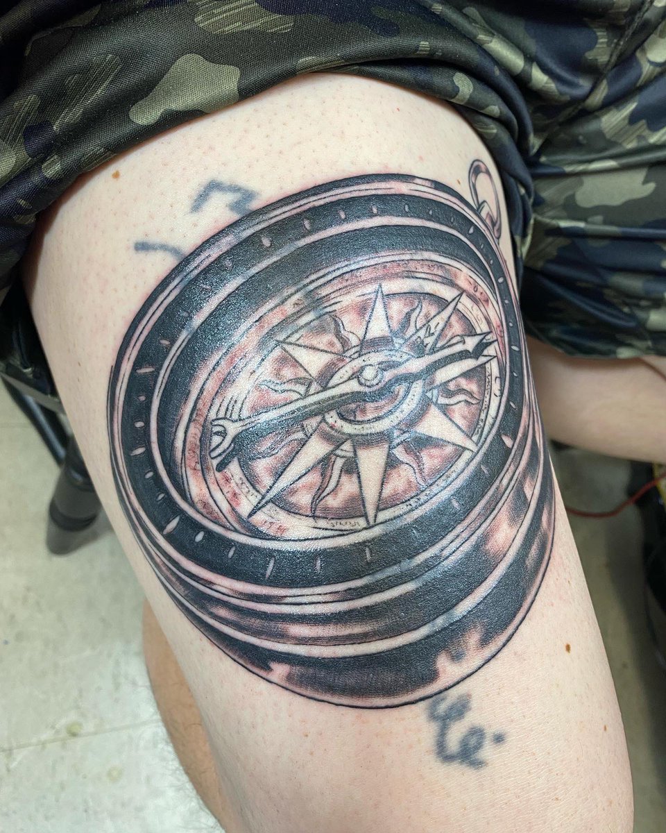 narcissustattoo's tweet photo. This #compasstattoo #coveruptattoo is HUGE and needs one last session before it’s complete.  Props to my client for sitting like a ROCK!  Hit me up @gypsy.smoke.studios to get a custom #tattoo by @narcissus_tattoo https://t.co/pVk3oOsdOc