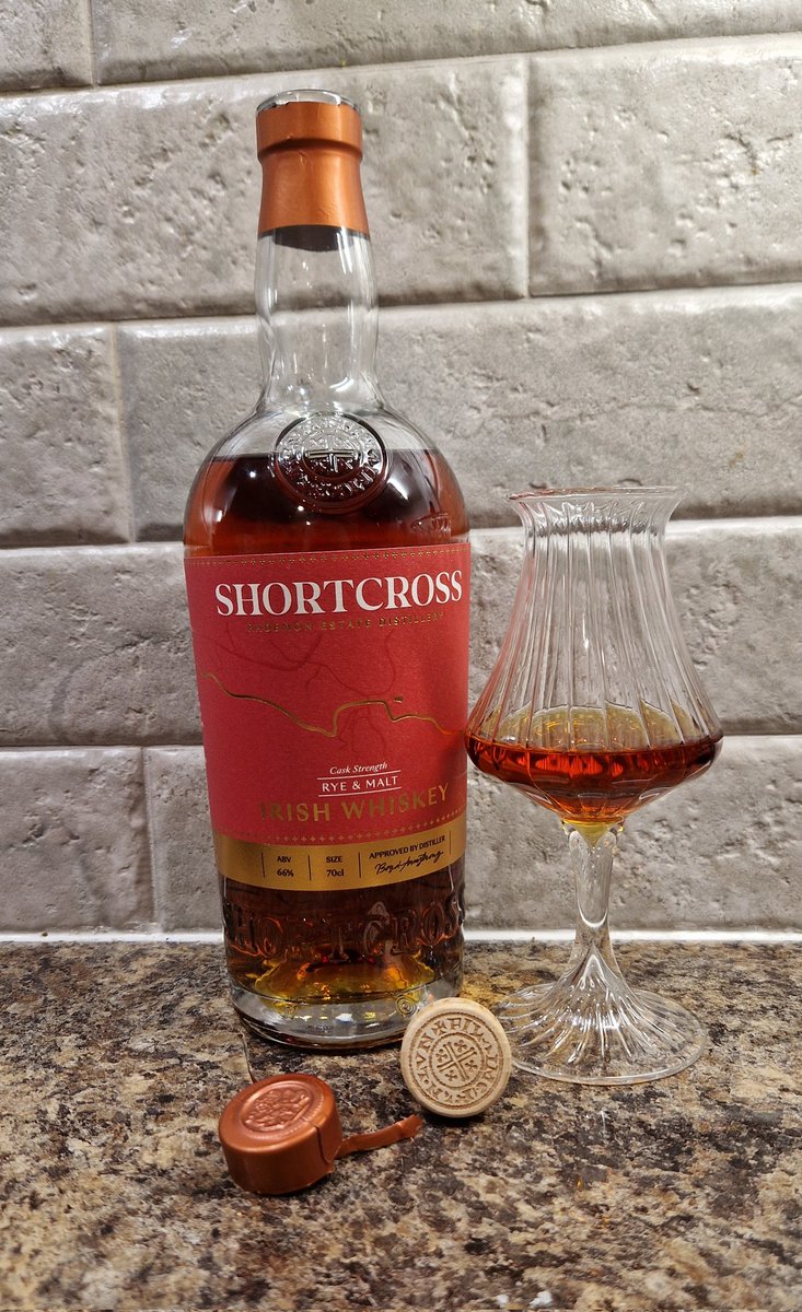 DanDrams's tweet photo. @Sav70 @BertSmedley @PaulOBrien10 @decoreape7 @bogstandarddram @mjpm67 @BrianVolkert @Imagicranium @_UisceBeatha_ @whiskytip @j_k357 I opened this @RademonEstate Shortcross Rye &amp; Malt CS a little earlier. Nice to kick off the first #SaturdayNightSip of the year with a 66% monster.

It's thick, gluttonous and full of flavour, a bit like myself. https://t.co/MzOYqNXQxr