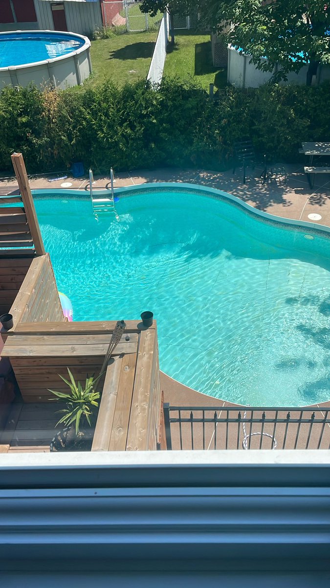 PATTYOLIVERI's tweet photo. For Rent $2750/month
Beautiful renovated cottage, in-ground pool, 4 bedrooms and possibility of 5, 2 full bathrooms, 1 powder room, garage large living room with 3-sided fireplace that you can also enjoy from the dining room, the large kitchen renovated in 2018. Great location. https://t.co/eEA90T47yX