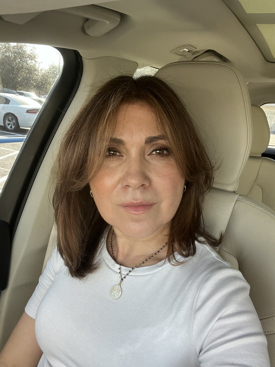 hilda1213runner's tweet photo. New Year, New hair color &amp; cut!! 💗 https://t.co/u8MV1xGkv5