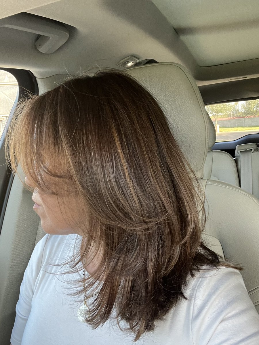 hilda1213runner's tweet photo. New Year, New hair color &amp; cut!! 💗 https://t.co/u8MV1xGkv5