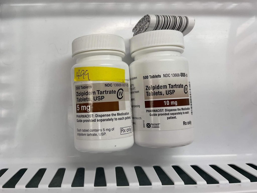 AccPharmacist's tweet photo. From Anonymous:
On what pharmacy planet is this change of color for the zolpidem 10mg label safe?!
Way to go Torrent.
#pharmacy #pharmacist #pharmtech #pharmtechlife #pharmacystudent #pharmacology #pharm https://t.co/NOpHdeb3Ft