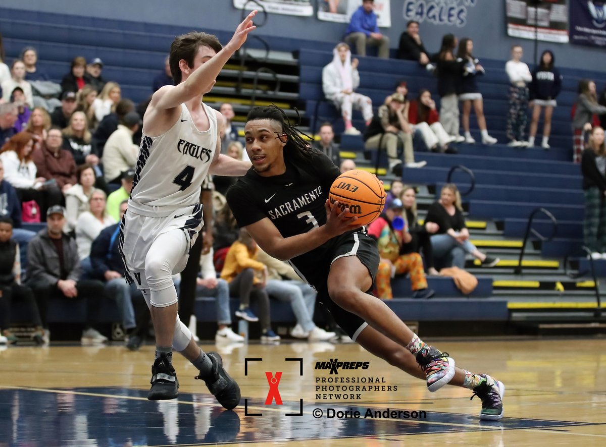 MaxPreps Varsity Basketball Vista del Lago v Sacramento High  All images can be viewed here:

maxpreps.com/photography/ga…
@SacHighMBB <a href="/vistaeagles/">Vista del Lago</a>