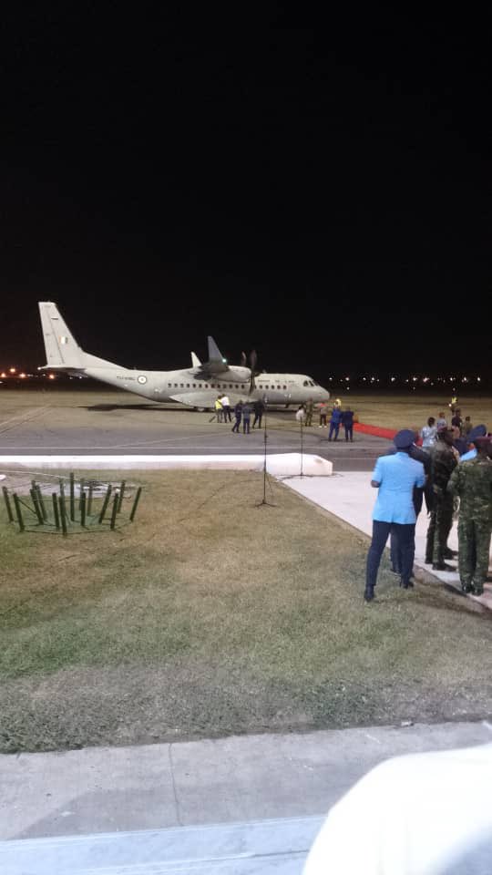 Gauthier_Pasq's tweet photo. 🚨#CIV_Alert
Les 46 soldats ivoiriens retenus otages depuis 6 mois sont enfin sur le sol ivoirien !
Le fruit de la diplomatie agissante et efficace du président @AOuattara_PRCI 🇨🇮. https://t.co/dZTffZVU0s