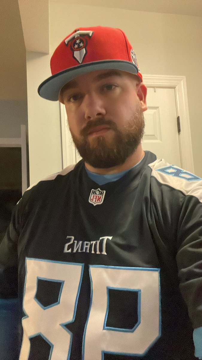cobrien381's tweet photo. Win and in! Nothing else matters. #titans https://t.co/RRWmiD1GwG