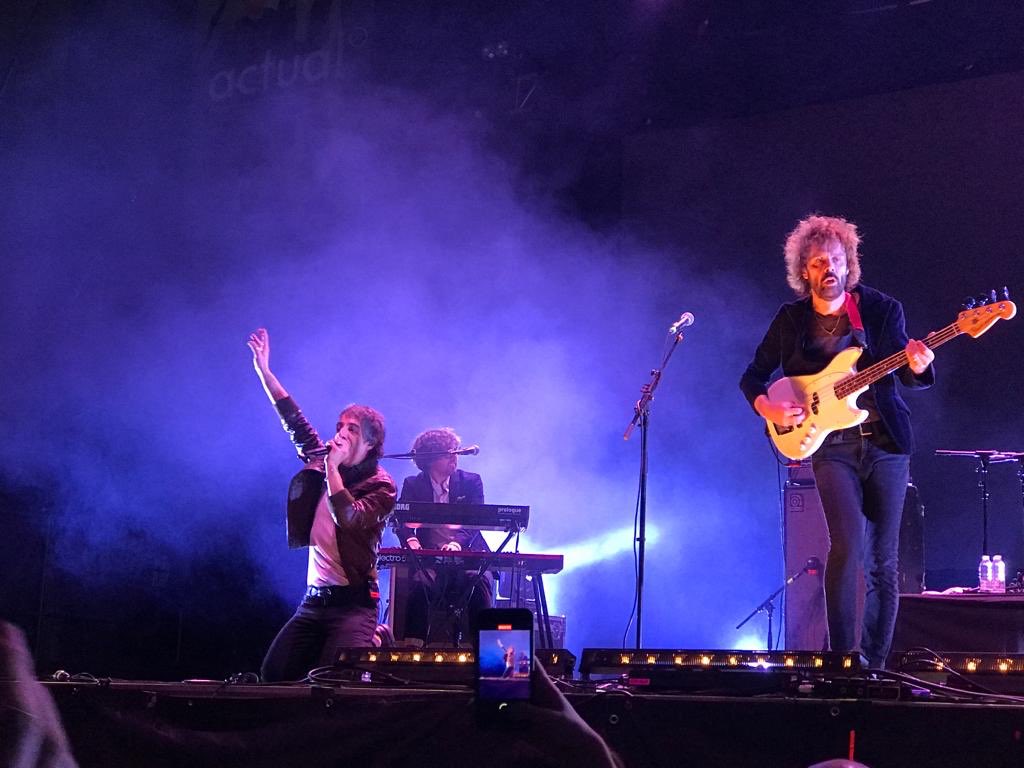 Grandes <a href="/sidonie_/">@sidonie_</a> como siempre! Gran cierre de <a href="/ActualFestival/">Actual Festival</a> ! Deberían ser obligatorios en todos los festivales!