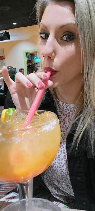 Getting my margarita on ❤❤ https://t.co/z0ahsMHcwa