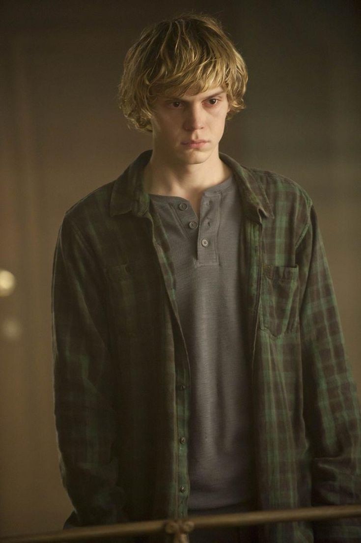 i777LOUIS's tweet photo. Evan peters https://t.co/vtCzBfEtKW
