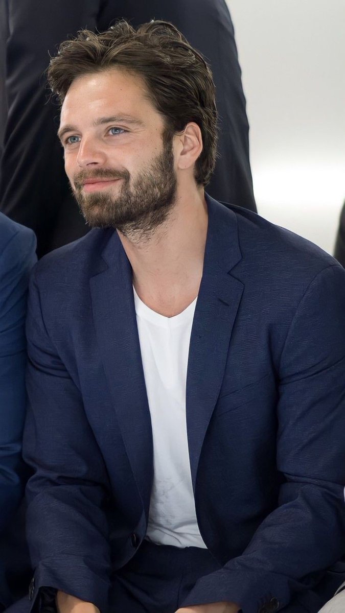 i777LOUIS's tweet photo. Sebastian stan https://t.co/9cCnBsZGni