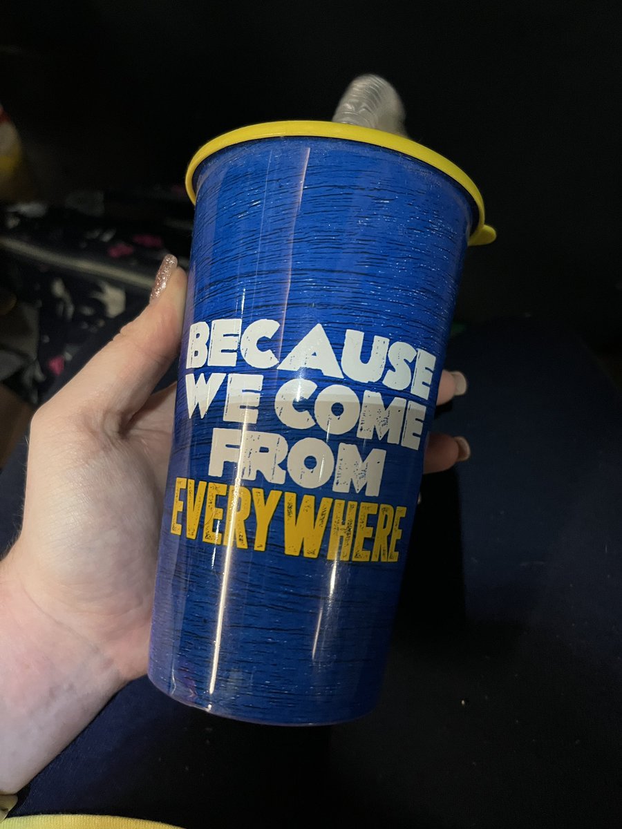 GIVEAWAY

I received this <a href="/ComeFromAwayUK/">Come From Away UK</a> cup tonight but i already have two at home so I’d love to give it away to someone else who may like it!

If you’d like to receive it RT and i’ll pick a winner at random on Wednesday!💙💛