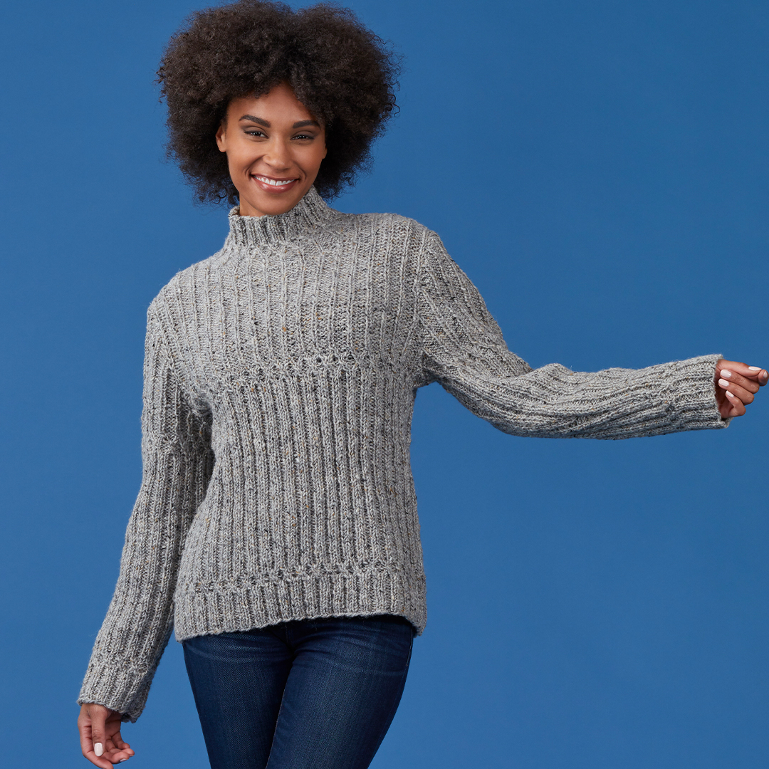 Working with pure Irish #wool is like nothing else. Ketchum, #knit in Tahki Yarns Donegal Tweed, is as lovely to knit as it is to wear.
Get the pattern here -> bit.ly/TahkiKetchum