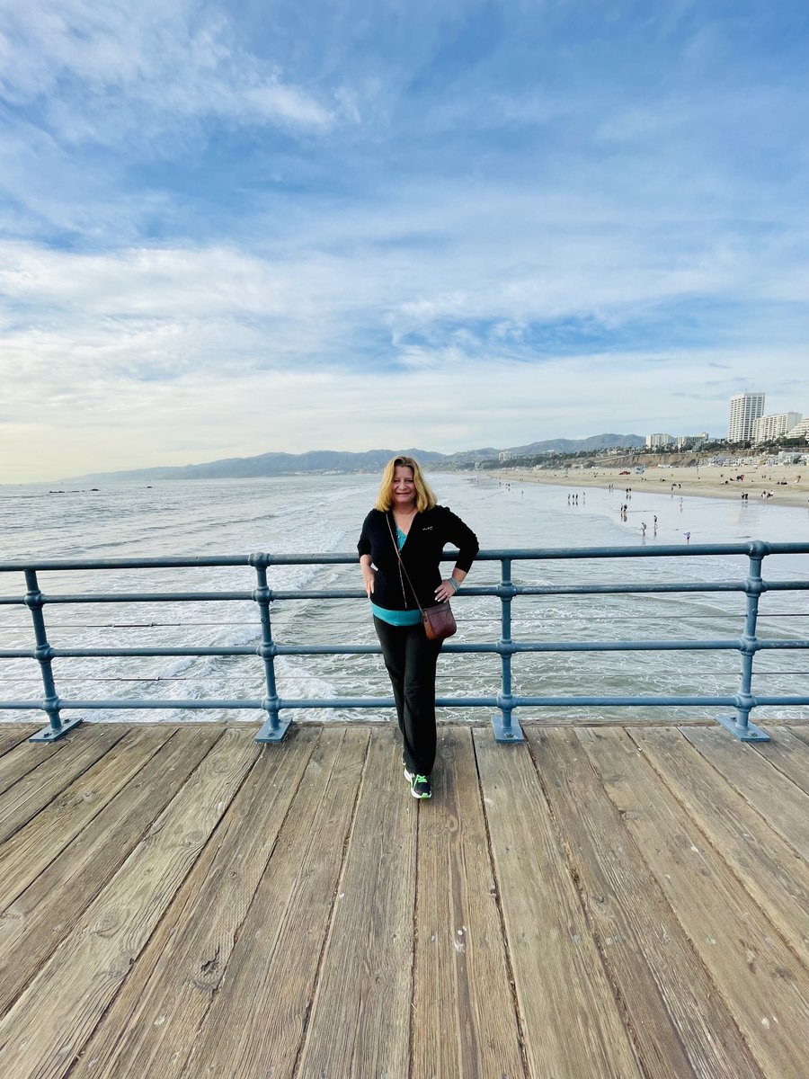 jslivinske's tweet photo. I’m getting my steps🏃‍♀️in today on the Santa Monica Pier!🎡I love💙California!🌊 #California #SantaMonica ⁦@OurSantaMonica⁩ ⁦@Schwarzenegger⁩ #dailypumpchallenge https://t.co/ocS0lrCGkg