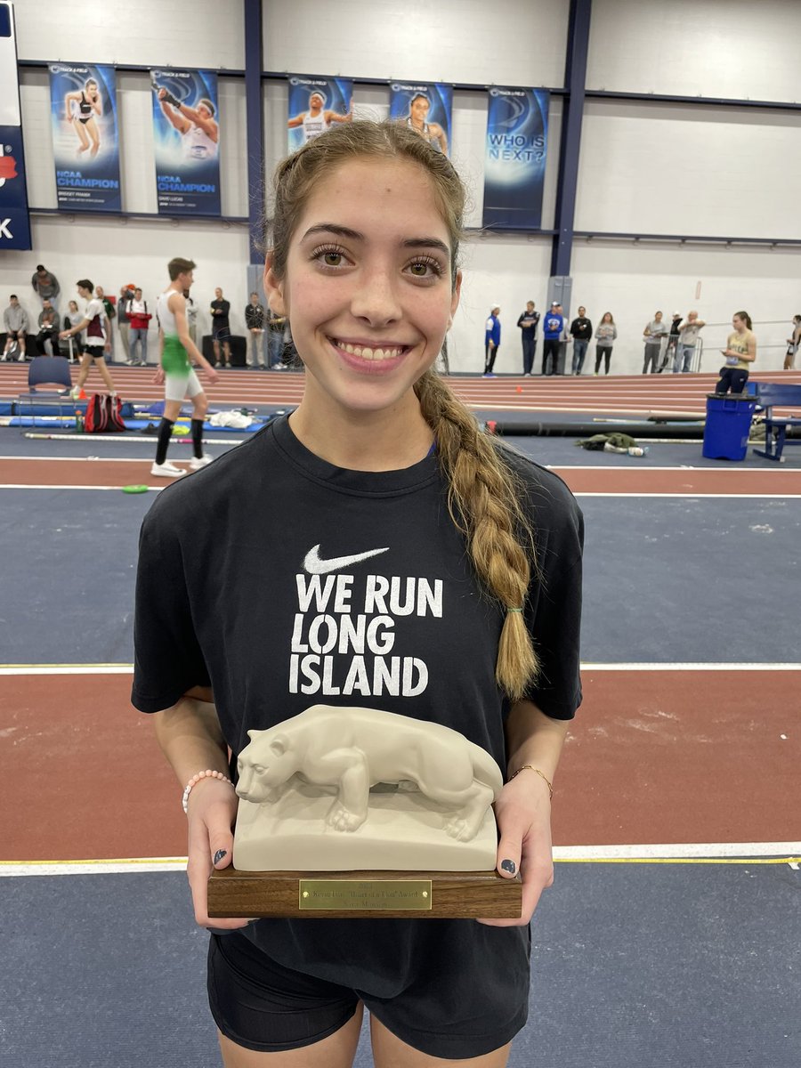 oldschooltrack's tweet photo. This year’s Kevin Dare Heart of a Lion Award recipients - @dgriffith914 of @ButlerTandF and Sara Manson of @CalhounHS @PennStateTFXC @PennTrackXC @MileSplitNY https://t.co/Xxjsq53xZ3
