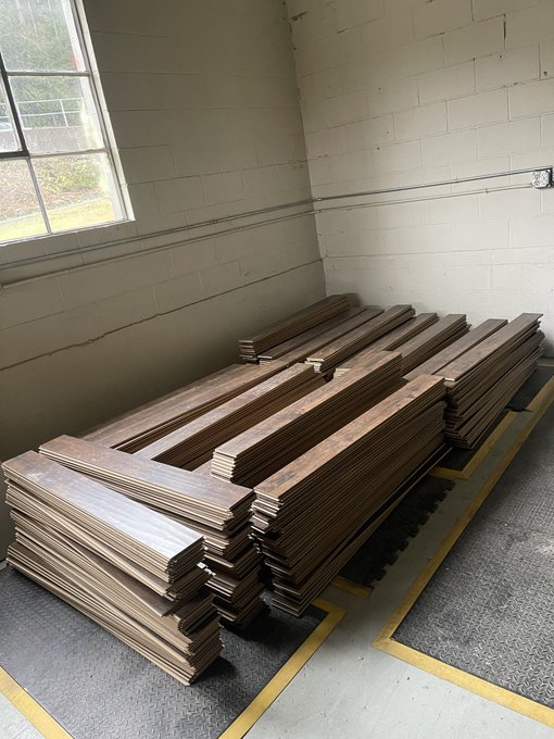 I bought a floor. https://t.co/Ot5E2MRiCW