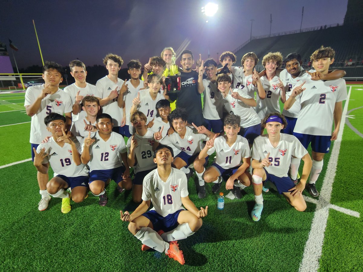 CLHSBoysSoccer's tweet photo. Guess who won the championship?!?!
Your FALCON FOOTBALLERS!!! LET'S GO BOYS!!! https://t.co/KkdCA7lg3Y