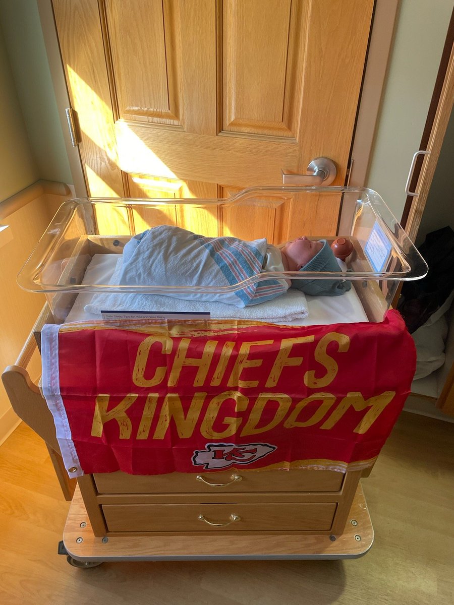 Gate5N's tweet image. To all fellow WingNutz we have our newest member Emmett also @Chiefs we have another STM also congrats to original WingNutz Nick and Julie