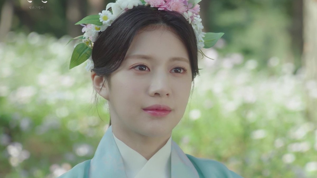 ramblingsofafan's tweet photo. She lived as Naksu, as Mudeok and as Bu-yeon, but she says she's never lived as Cho Yeong, the name her parents gave her. When Lee notices their names mean Light and Shadow, he says it was fate from the start. #AlchemyOfSouls #AlchemyOfSouls2Ep10 #AlchemyOfSouls2 https://t.co/ztRC09ubKf