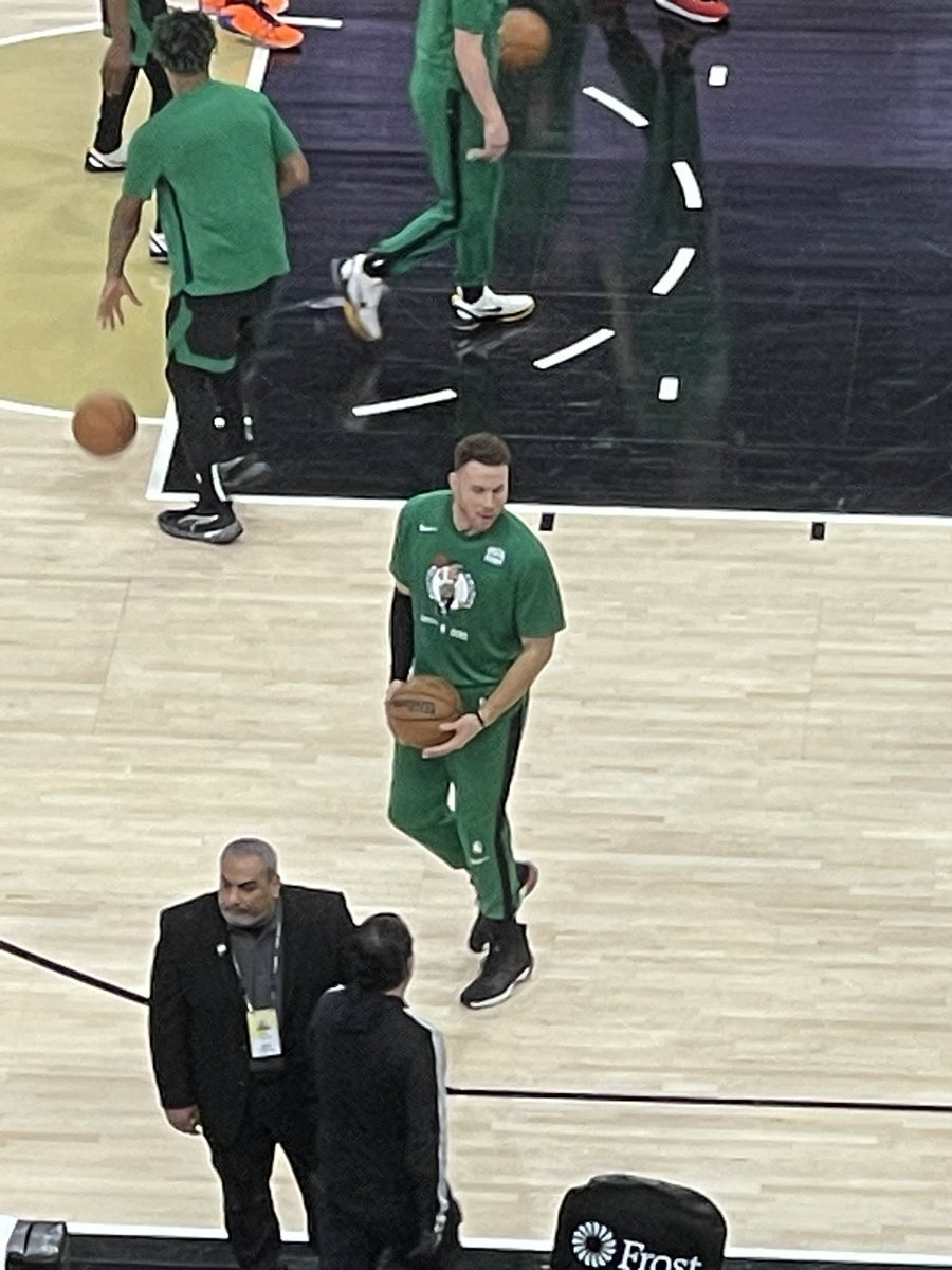 10TIMETATUM's tweet photo. As they say - Blake Griffin, Celtics legend https://t.co/hISaT35Rcu