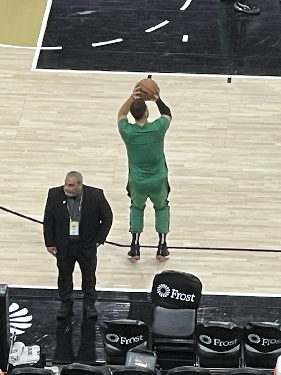 10TIMETATUM's tweet photo. As they say - Blake Griffin, Celtics legend https://t.co/hISaT35Rcu
