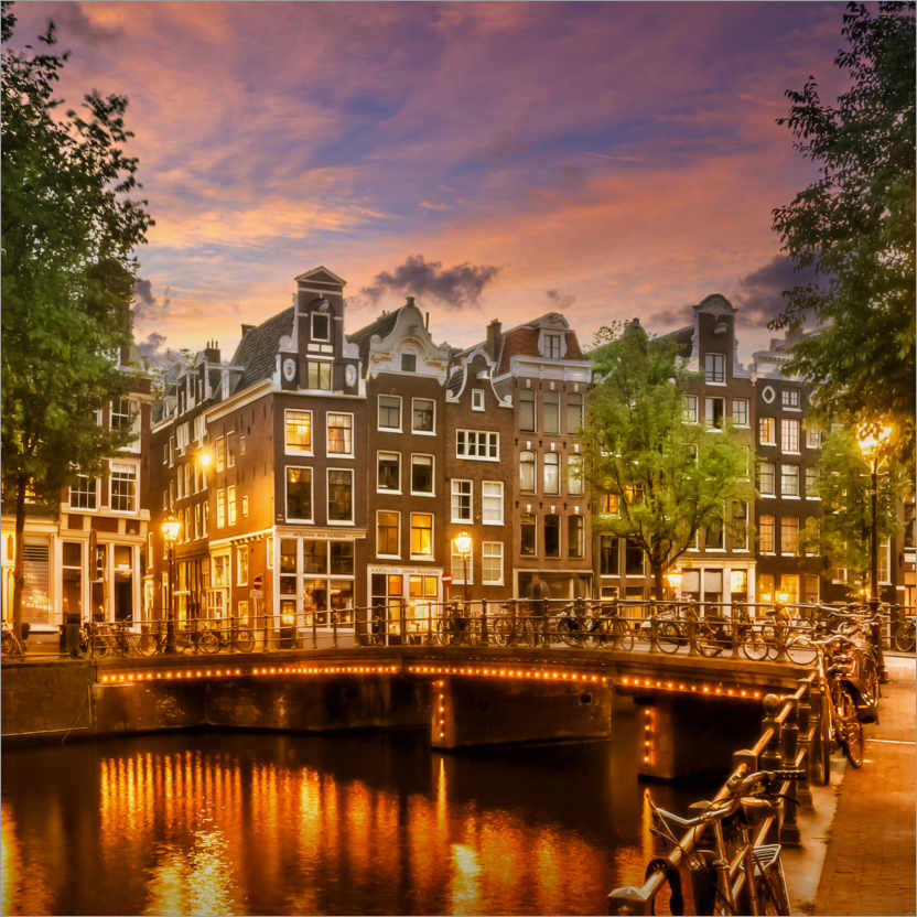 Damartsko's tweet photo. @rickacrane Amsterdam, especially by night is magically. https://t.co/ZHPlDTSCdq