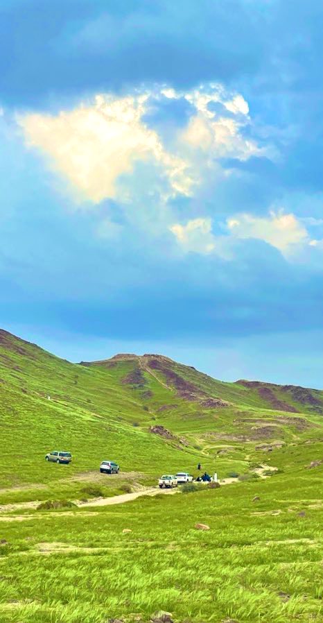 #تصويري ضحكتك تشبه الغيم بوسط السماء..☁️❤️