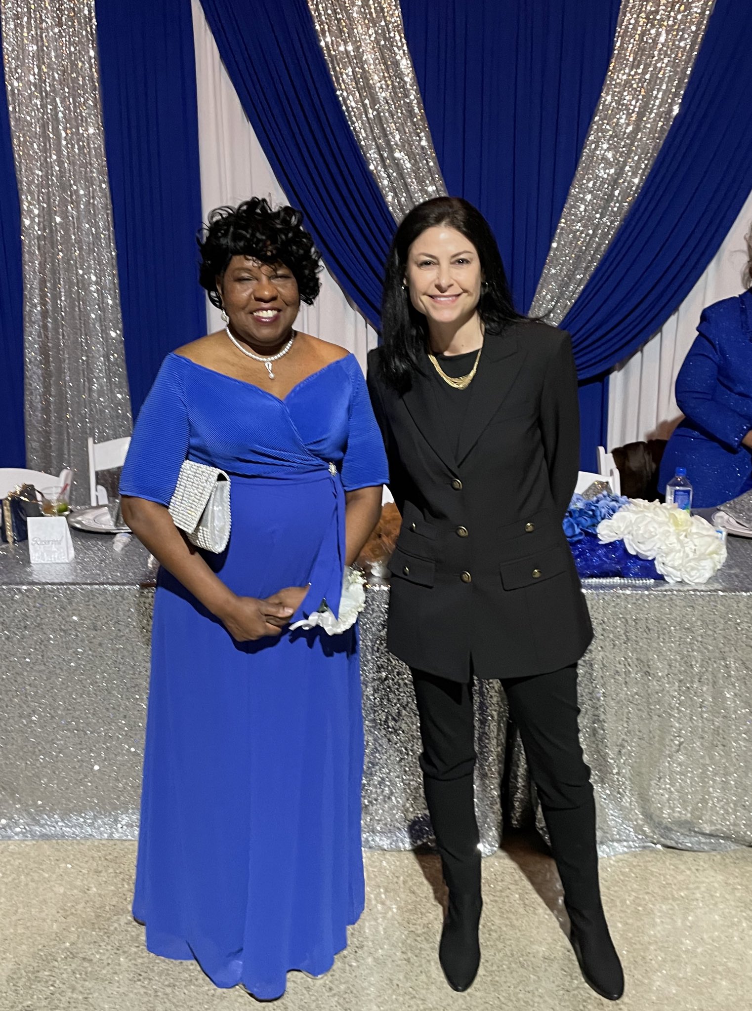 Glenda Lewis'S Illness: A Community Rallies Around Her - pgg0ar1