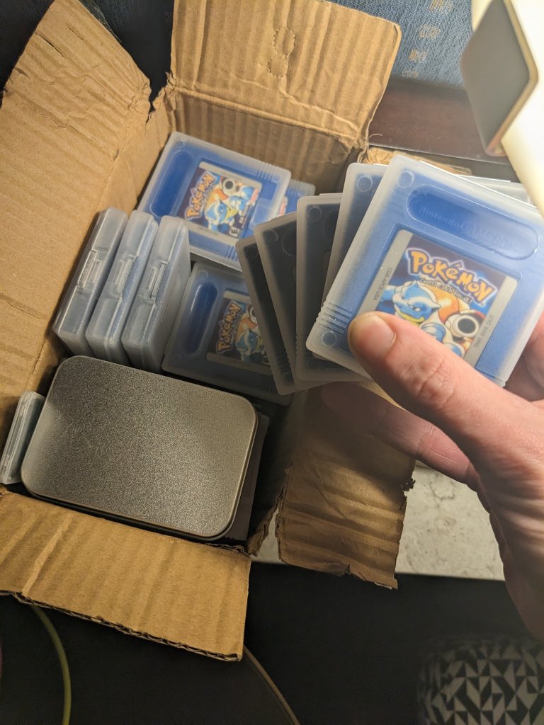 Just gave away 101 copies of Pokémon blue during our @magfest set 🥰🥰🥰