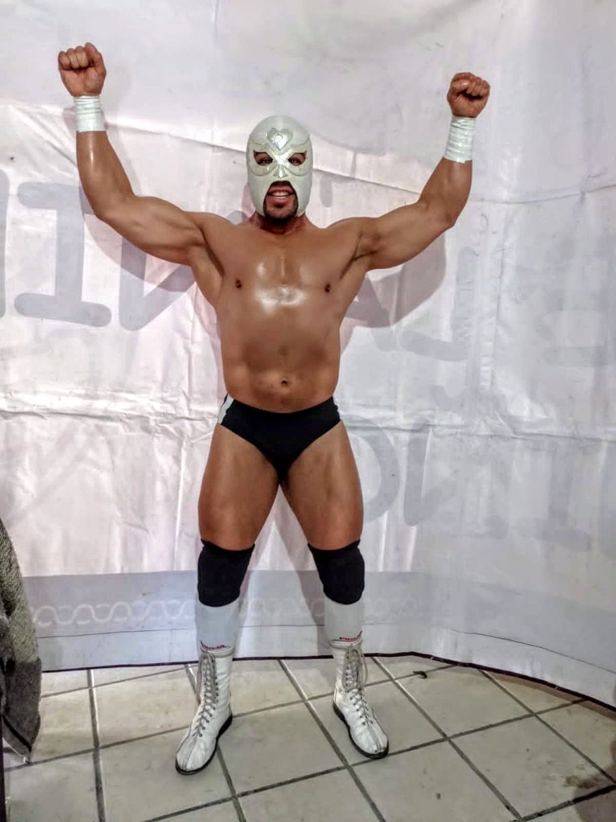 love__angel's tweet photo. El que hace lo que siente.
Gana aunque pierda
Gracias por su gran recibimiento
Hasta pronto!
#ChimalhuacanEdoDeMéx
#luchalibre
#Full
#luchador
#CONTRATACIONES
#angeldelamor https://t.co/ECpXN5U0Db