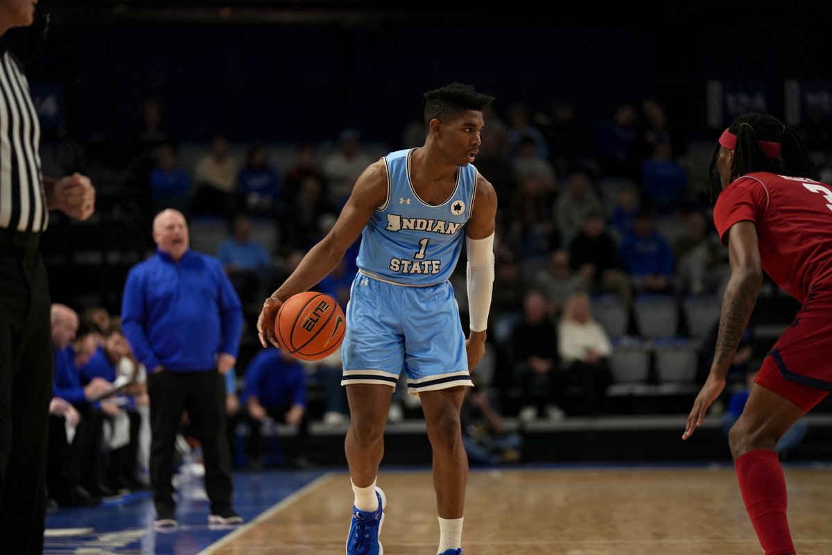 _LukePMartin's tweet photo. It is never too early to start! I have two lower bowl tickets for Wednesday night's game against SIU. Retweet this and enter for a chance to win those tickets. I will pick out a winner on Tuesday. #MarchOn https://t.co/Om9a8vIvJa