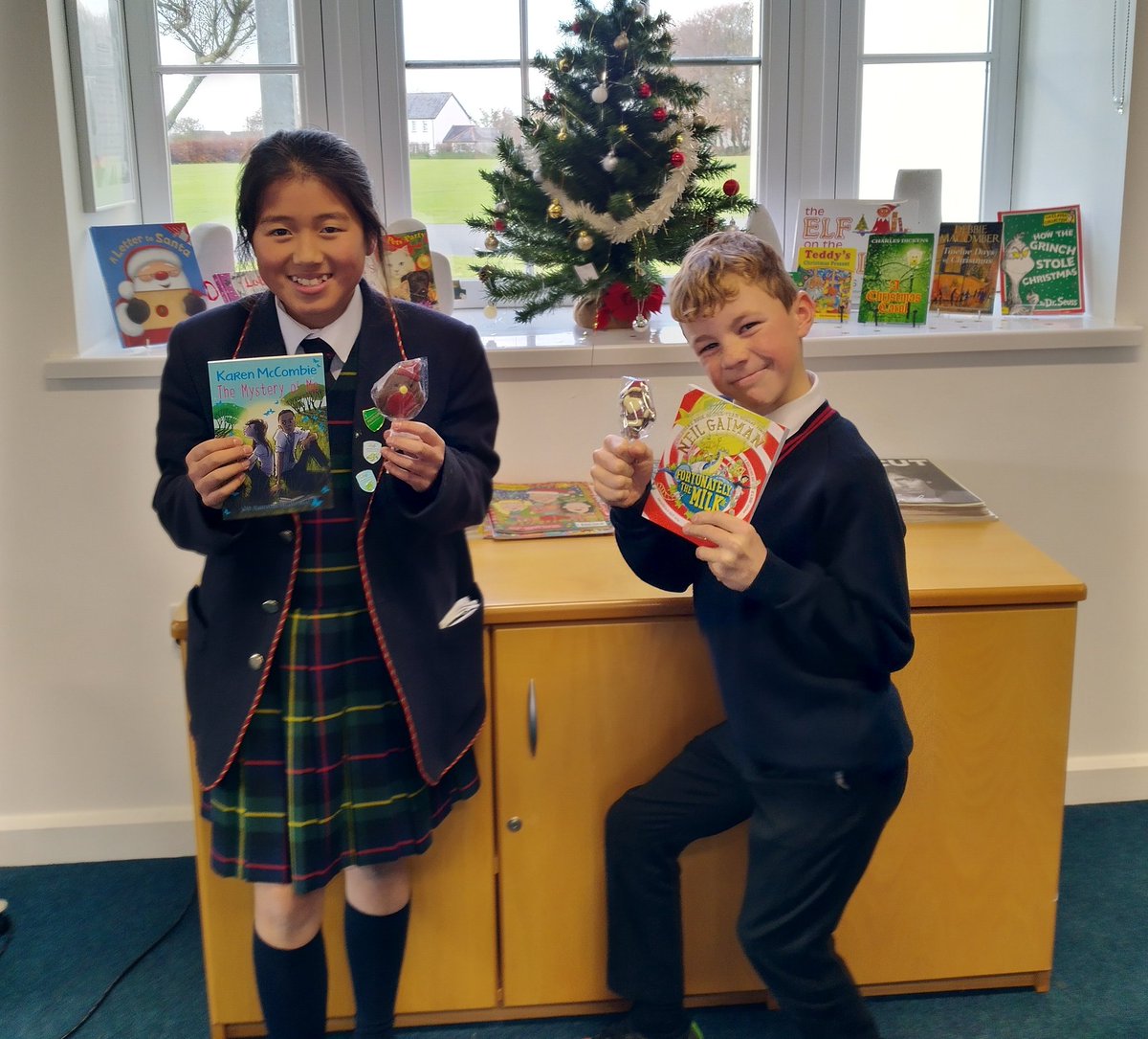 Last term, pupils in Prep 5 to Form 2 took part in our @ReadforGoodUK #readathon, raising funds to buy new books for children's hospitals across Britain. Charlie in Prep 5 holds the record, #reading an impressive 10 #books in 5 weeks! 📚 

#lovebooks #shebbearlibrary #readforgood