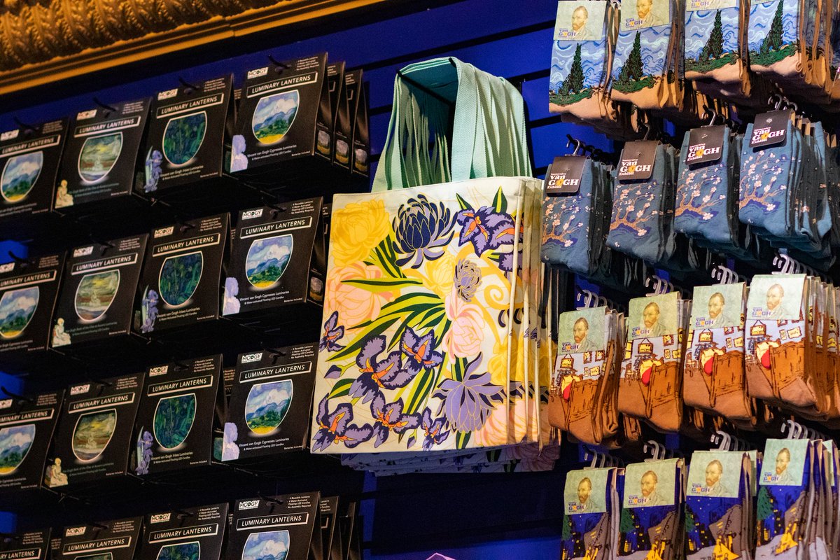 vangoghvegas's tweet photo. Everything is a work of art inside Lighthouse ArtSpace – even our reusable totes! 🌻✨

Explore the unique designs in our gift shop on your way out of @crystalslv.

⏰ Open daily
🎟 https://t.co/bJzsUGVepf / link in bio

#VanGoghVegas #LasVegasart #VegasShopping https://t.co/UN6wR5Fsyh