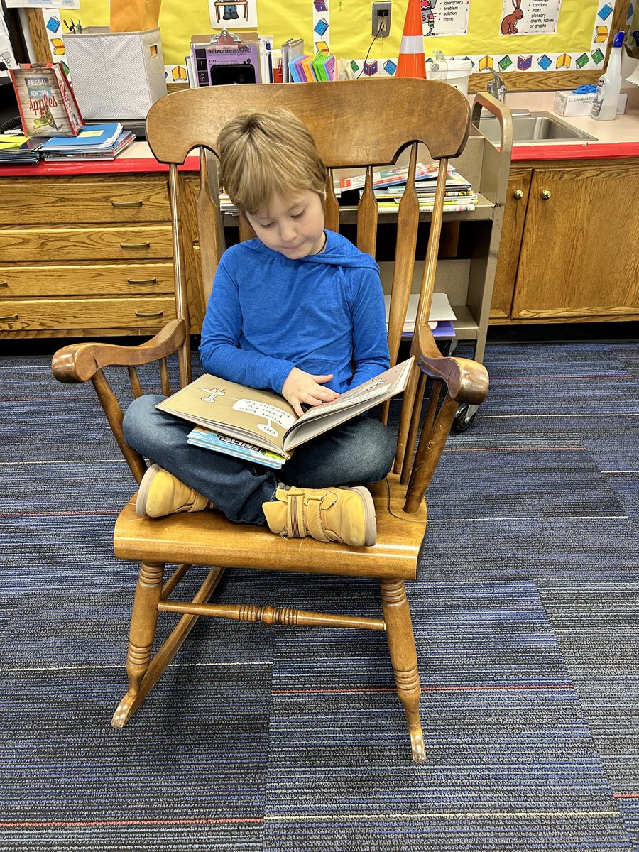 There’s always time to enjoy reading!
@bcelemprincipal @krislynnd @mrssimmes
 #schoollibrary  #GFreads #makingreaders #timetoread