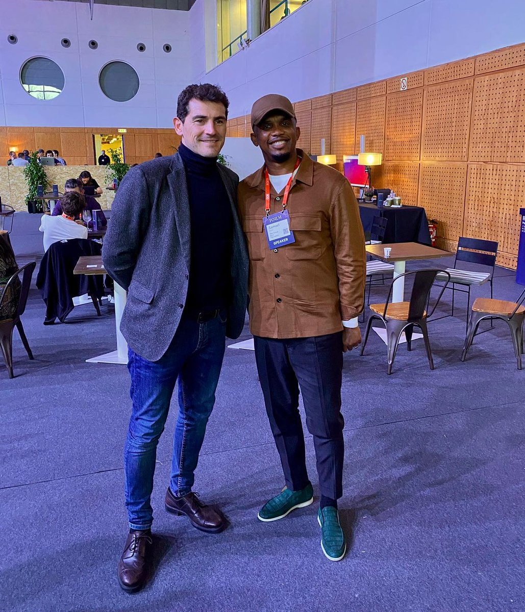 Samueletoo978's tweet photo. L’un des nombreux avantages de participer à des conférences telles que @websummit est que vous ne savez jamais sur qui vous allez tomber!

Toujours ravi de vous voir @ikercasillas 🤝 https://t.co/59wzEVkBxS