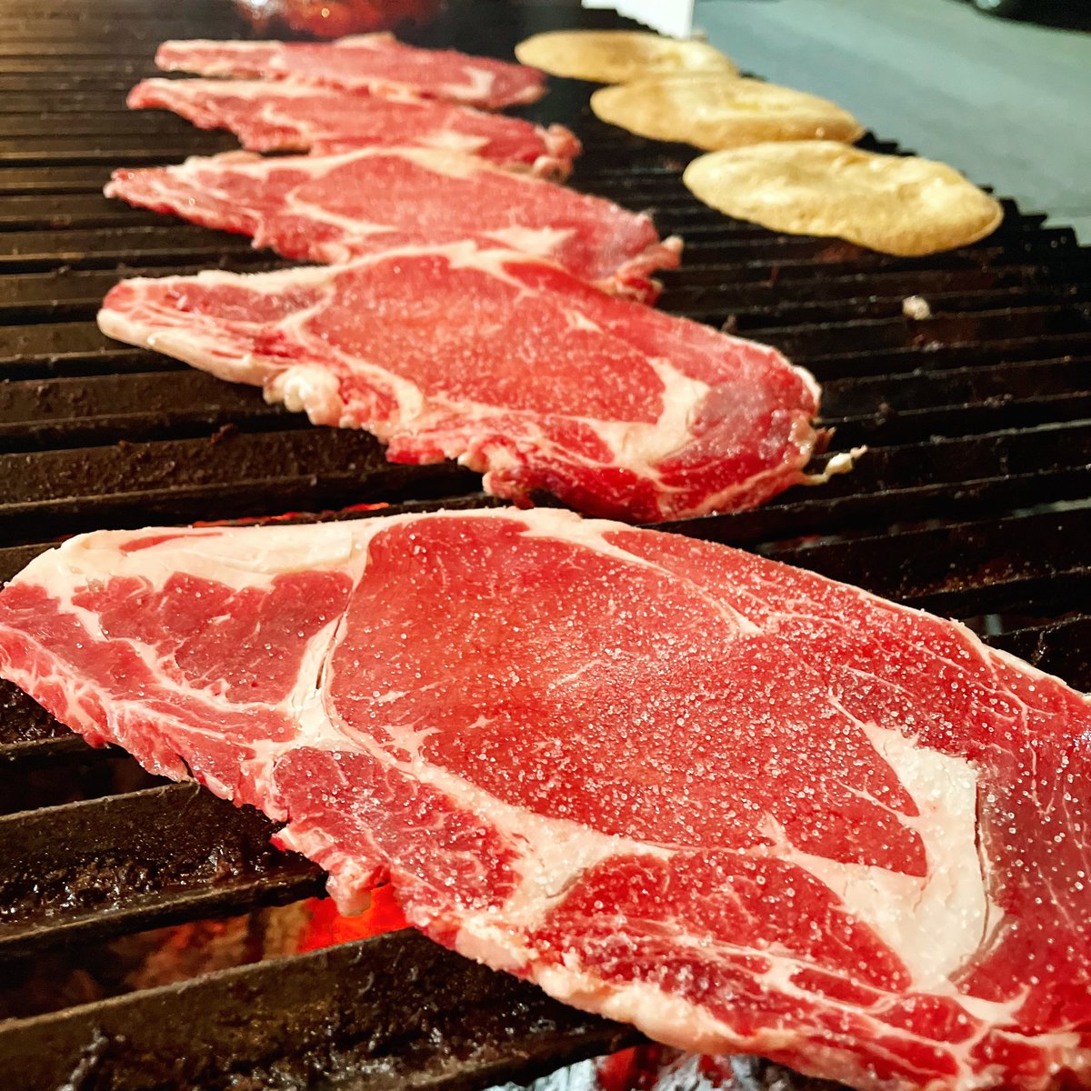 lostacotesgrill's tweet photo. Rib eye 🌮🔥🥩

#grill #nightgrill #tuetanos #tuetanosasados #tacos #food #instafood 

#león #leonguanajuato #consumelocal https://t.co/QtUPIYRKuA