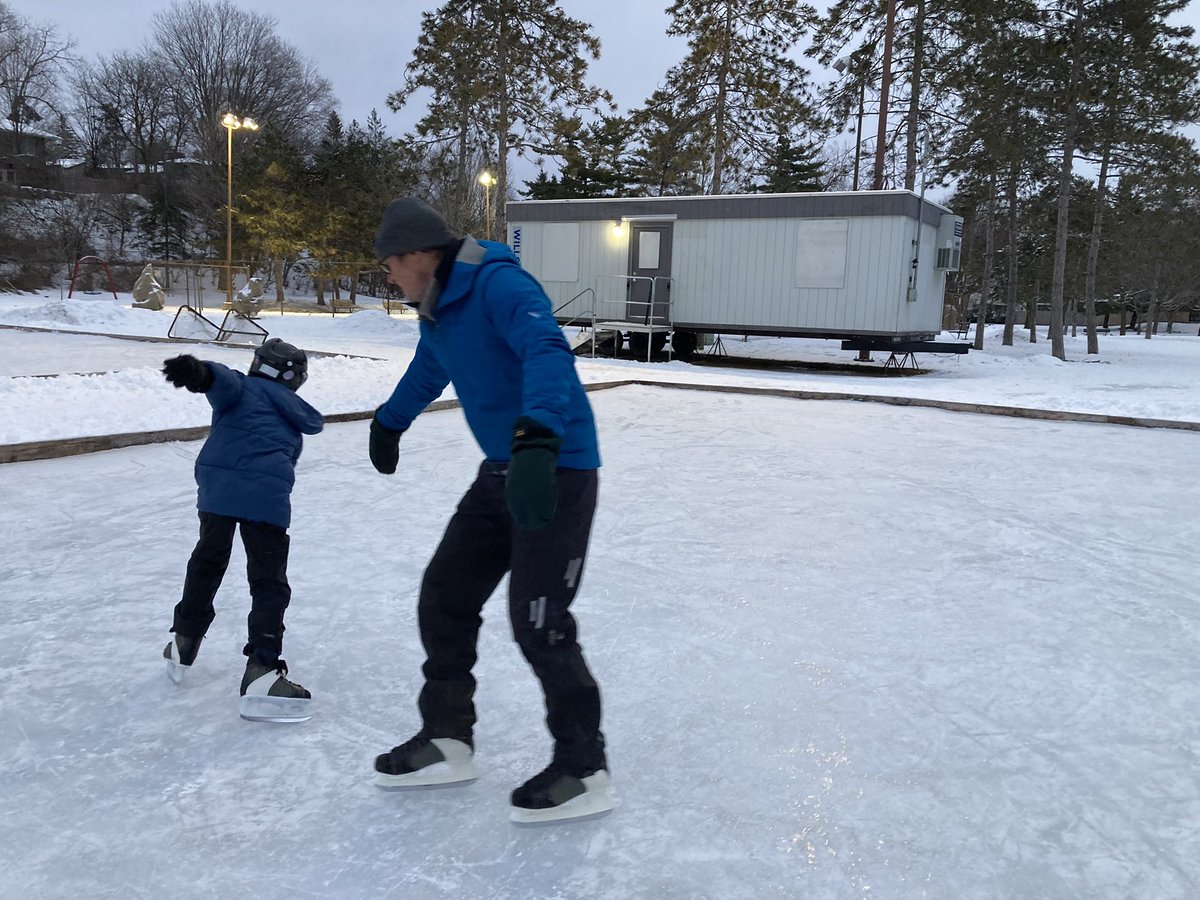 FairmontRink's tweet photo. Evidence of skating fun @KitchissippiOtt https://t.co/ckDk47i6de