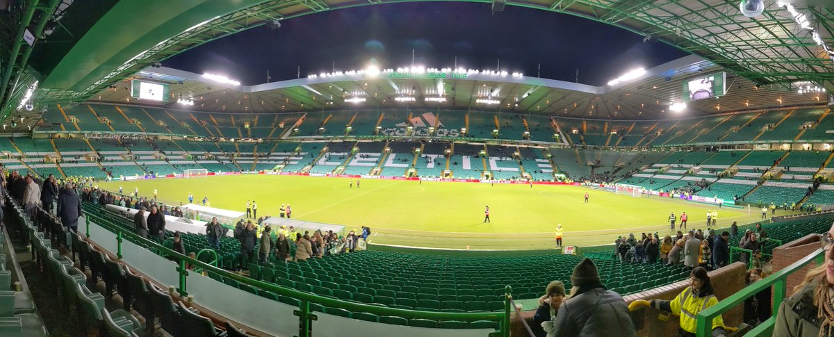 Great to be back today at @CelticFC with @MicrodotCreativ & @JillHodgson15 huge thanks to @ACSOMPOD @PaulJohnDykes for helping us out. ✊🍀🍀🍀

#CelticFC #Oasis #theverve