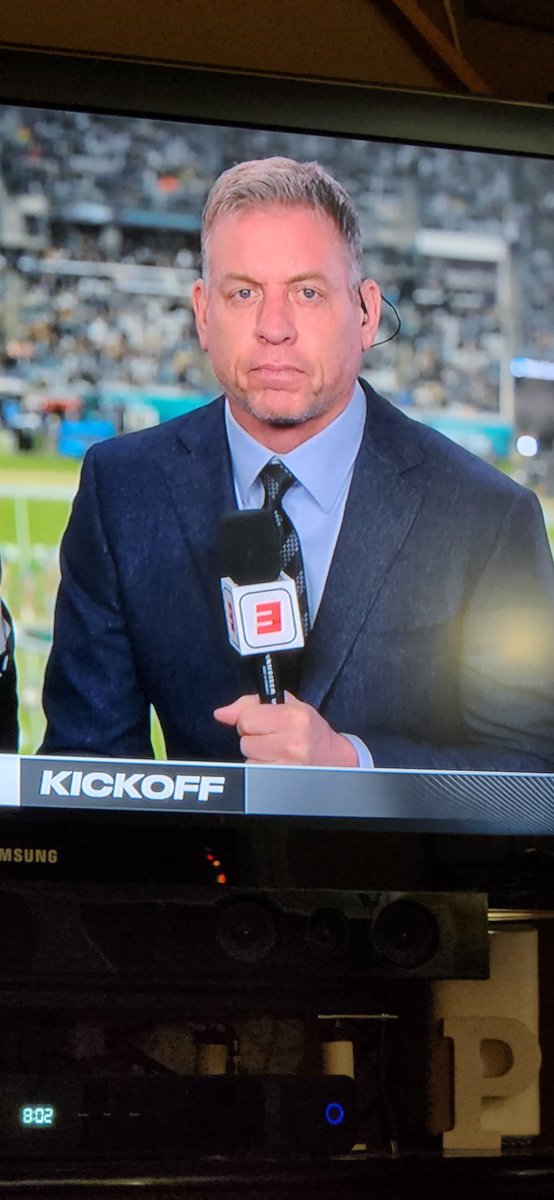 TheRealPilkos's tweet photo. Bravo @espn this is awesome! #lovefordamar3 
@HamlinIsland best always! The world's heart is behind you! Keep getting stronger! https://t.co/1QlaO9DyC9