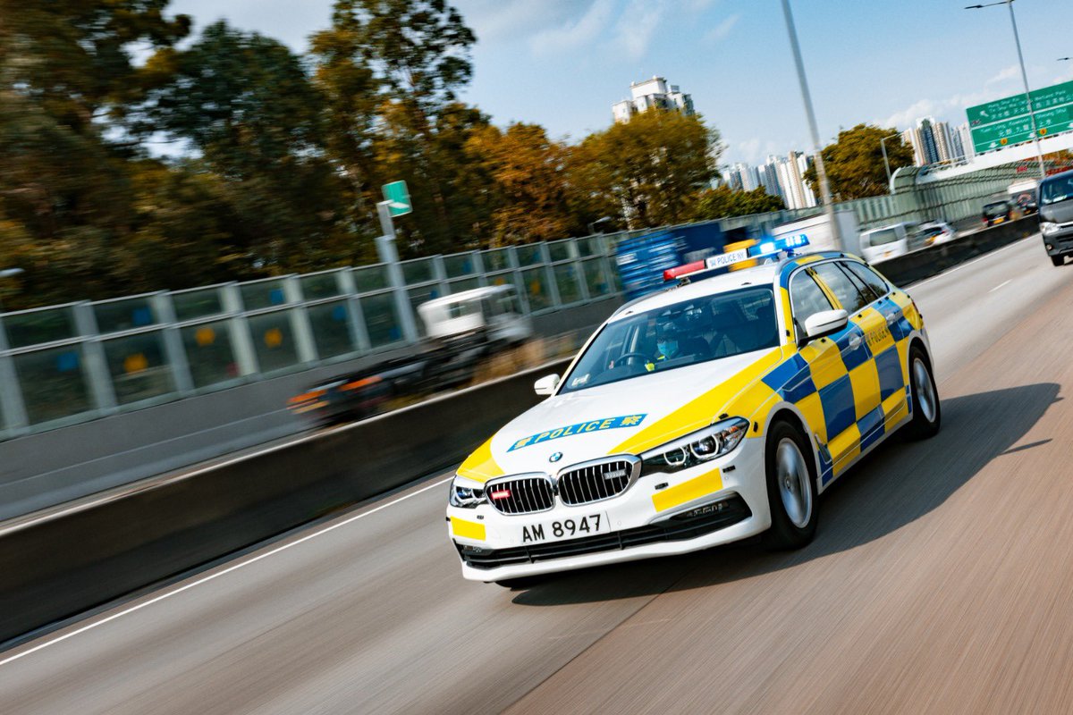 hkpoliceforce's tweet image. #HKPFootprint🚓|W/ the long-awaited resumption of normal travel between HK &amp;amp; the Mainland🇨🇳taking place in phases starting today, we’ve been patrolling the labyrinth of transport infrastructure incl. the🇭🇰-Zhuhai-🇲🇴Bridge📍,to ensure copacetic two-way flows at all times🚗🚌🚇✈️⛴