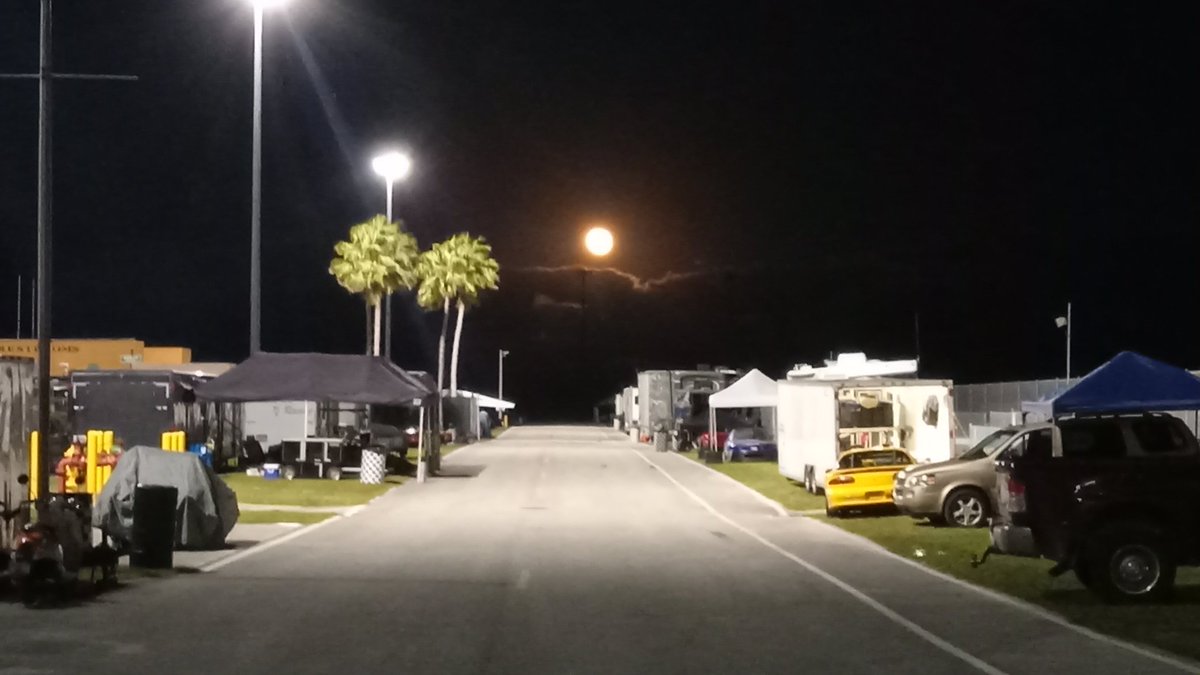 OzKittyboi's tweet image. End of a good day, In Homestead.

#SCCA
#PalmTreeMajors
#FunWithCars