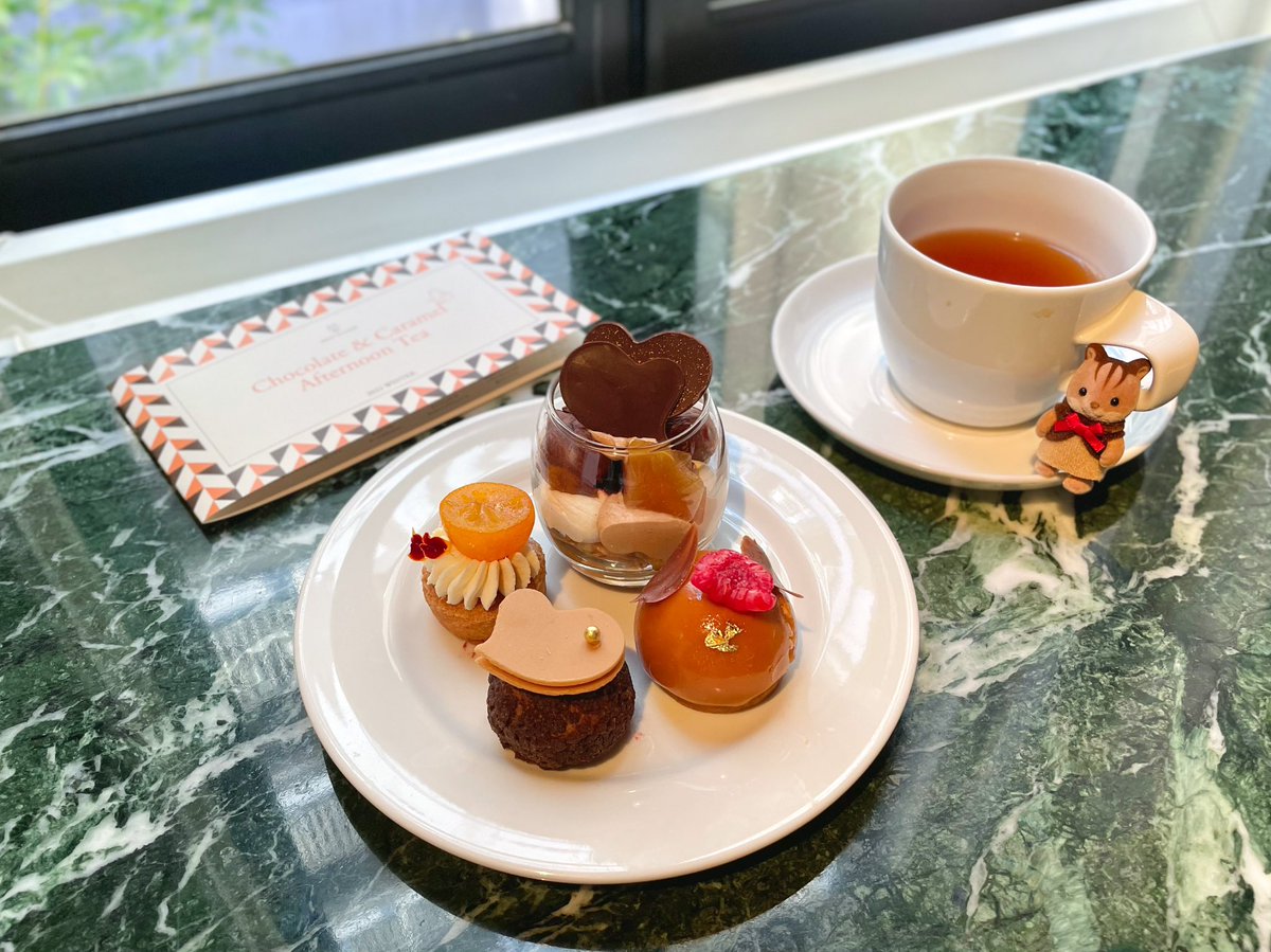 pekop0v0qmilk's tweet photo. くるみリスくんとマーサーブランチエビスヒルサイド @MercerOffice のChocolate＆Caramel Afternoon Teaへ🐿🍫🤎
チョコレートとキャラメルの組み合わせ大好きなので、幸せすぎるアフタヌーンティーでした☕️
https://t.co/pg3ooB9KgS https://t.co/CEi9P8ZpFw