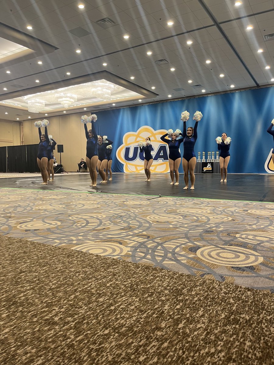 HHS_Athletics's tweet image. The ⁦@hawkettesdance⁩ competed in Pom, Jazz, &amp;amp; Kick in the UDA Chicagoland Dance Challenge today against other top squads in the Midwest. They showed out for the Boro. Great job ladies! #funtowatch #athletic