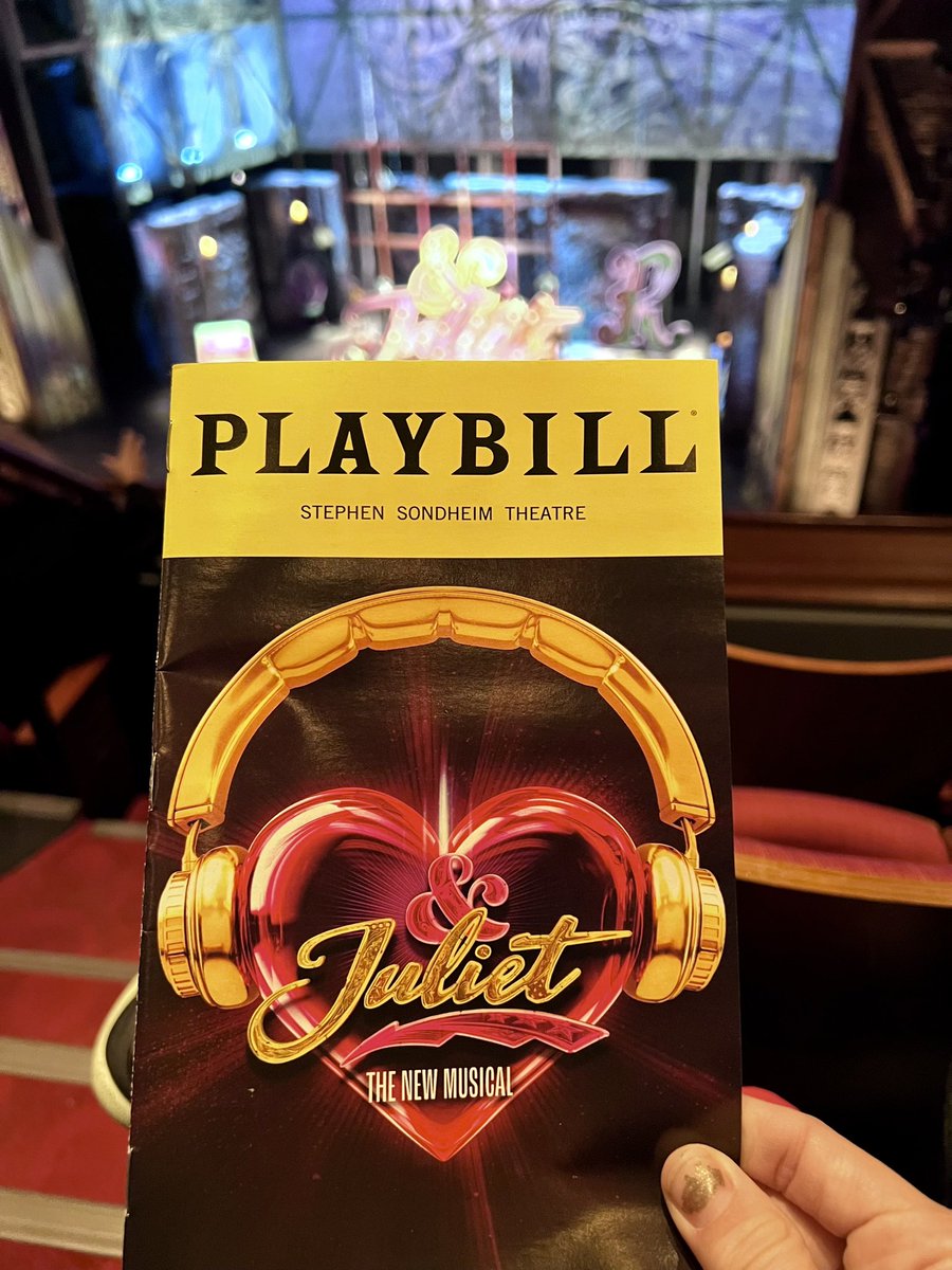 Love Roars tweet media